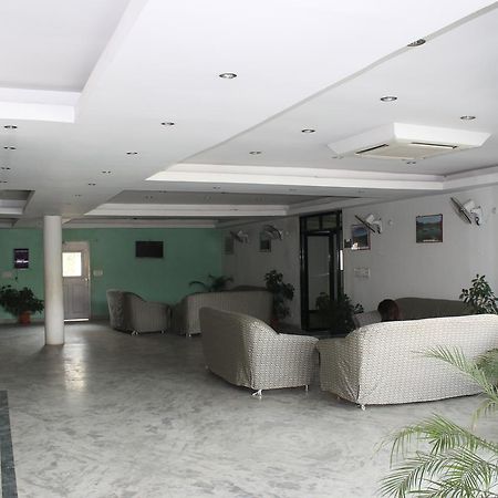 Nepalgunj Kitchen Hut Hotel מראה חיצוני תמונה