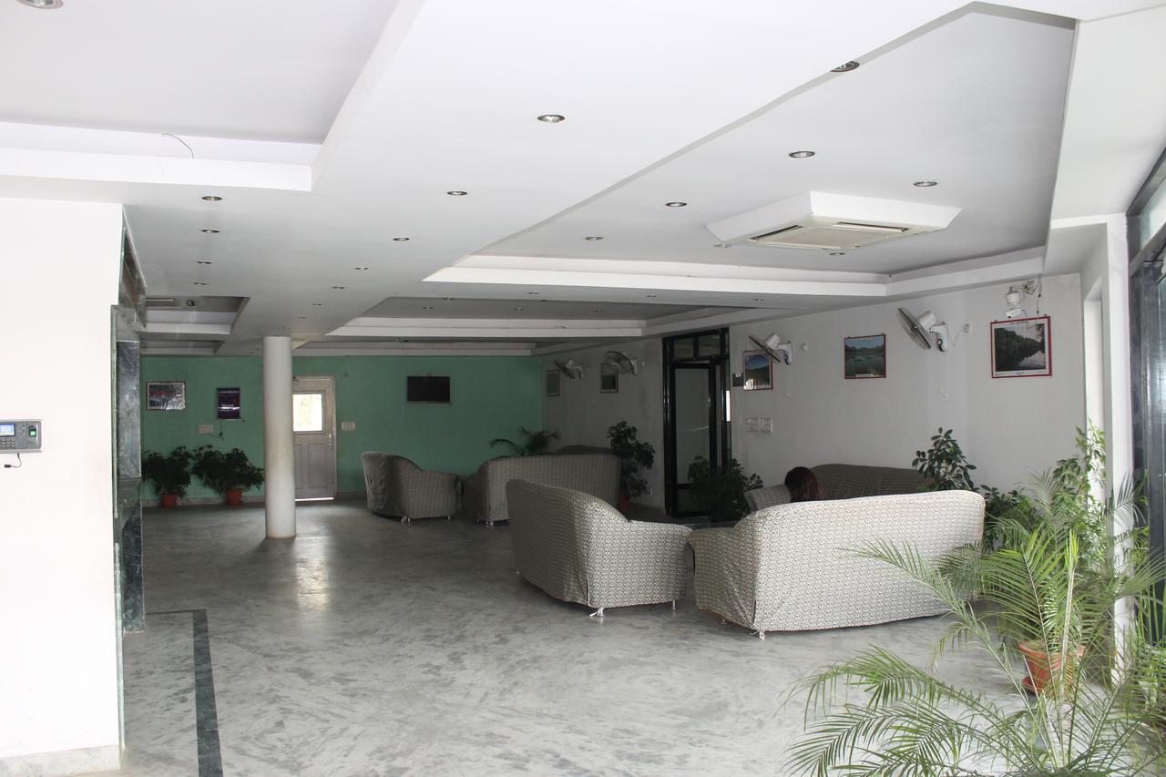 Nepalgunj Kitchen Hut Hotel מראה חיצוני תמונה