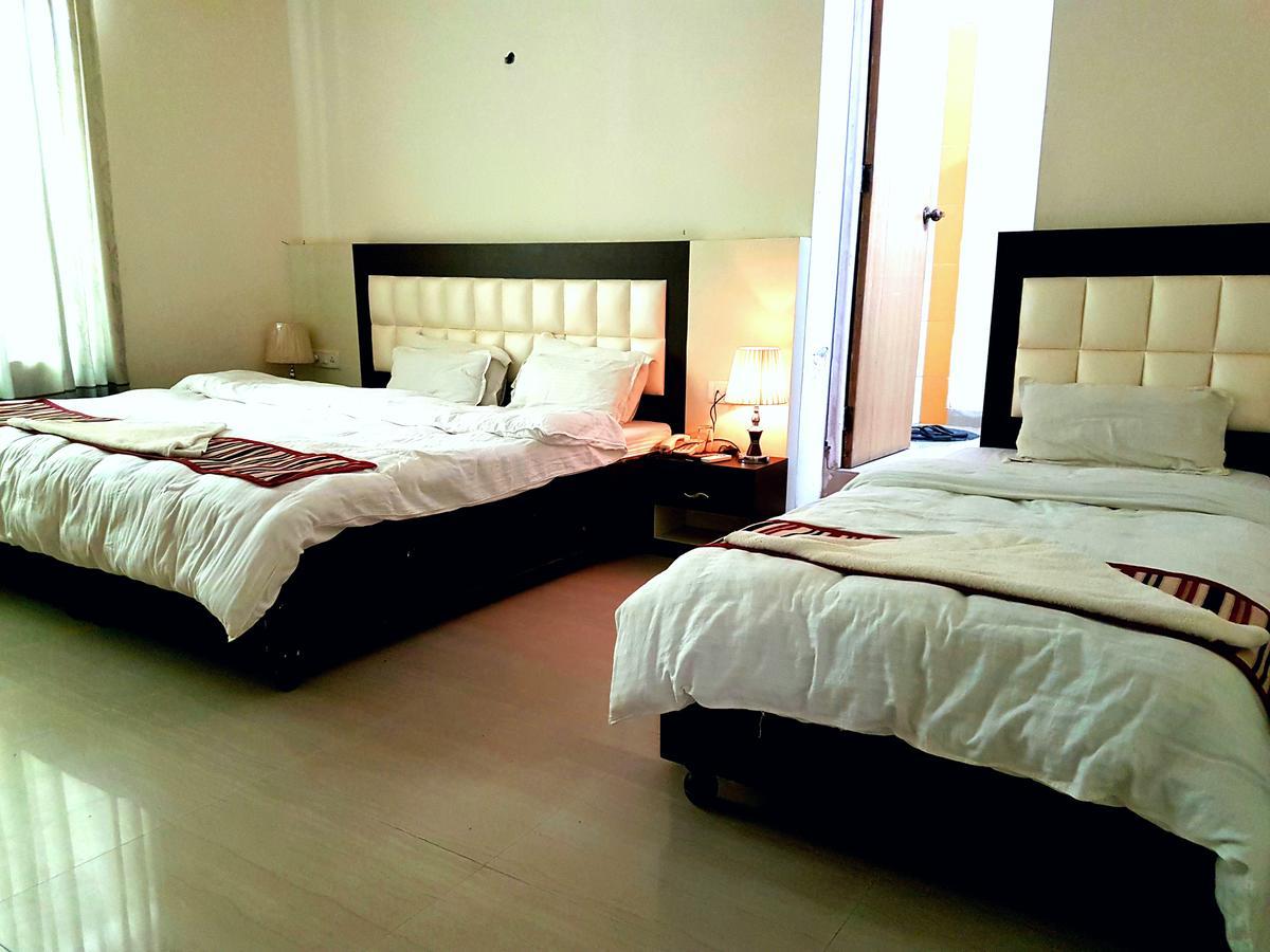 Nepalgunj Kitchen Hut Hotel מראה חיצוני תמונה